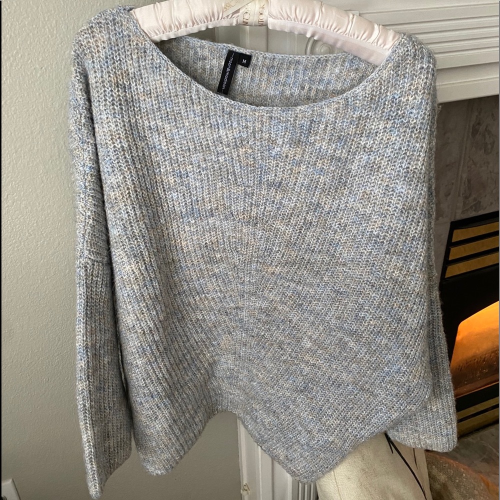 Like new beautiful sweater off shoulder